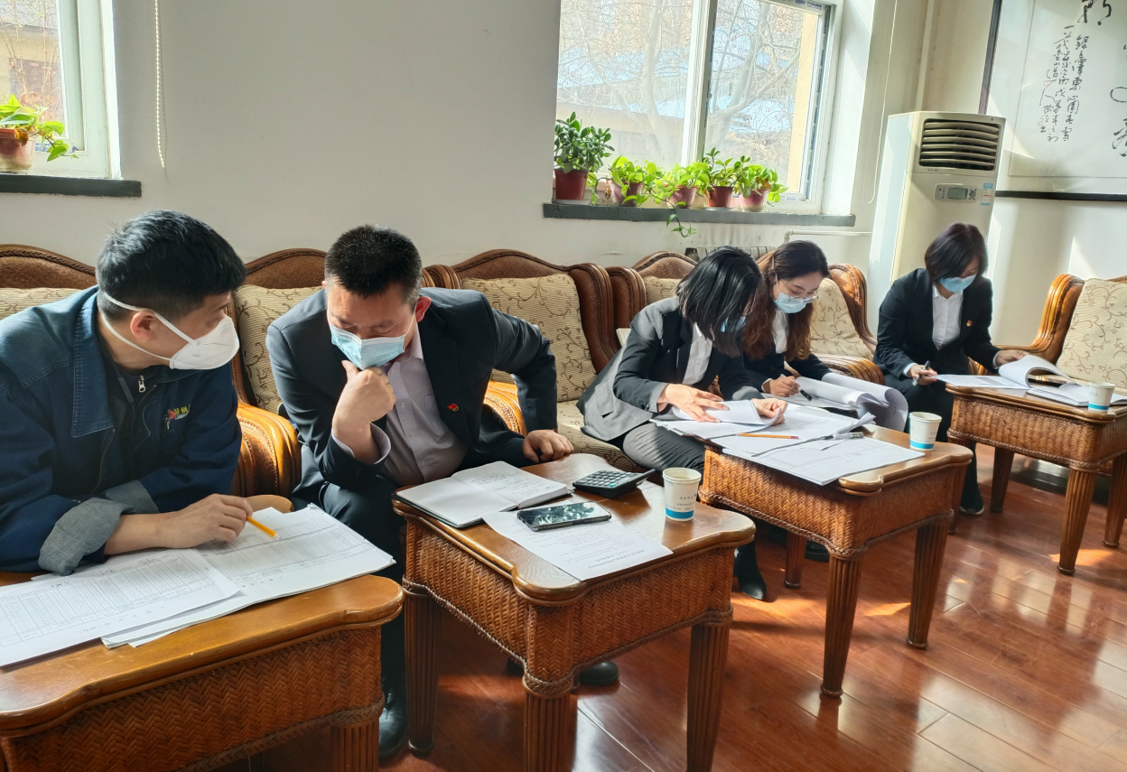 集團公司調(diào)研檢查紅光物流公司工資備案制落實情況 集團公司調(diào)研檢查紅光物流公司工資備案制落實情況