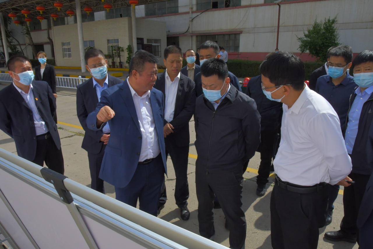 楊建強(qiáng)蒞臨龍鋼集團(tuán)西軋調(diào)研保障性安居工程 楊建強(qiáng)蒞臨龍鋼集團(tuán)西軋調(diào)研保障性安居工程