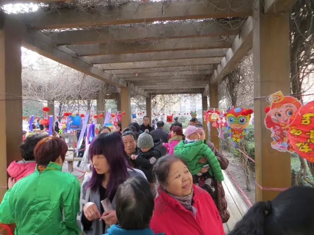 西鋼公司職工家屬喜迎元宵佳節(jié) 西鋼公司職工家屬喜迎元宵佳節(jié)