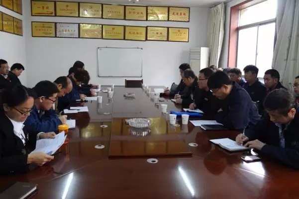 龍鋼集團(tuán)對(duì)韓城片區(qū)各單位進(jìn)行文明創(chuàng)建暨“三會(huì)”精神落實(shí)情況檢查 龍鋼集團(tuán)對(duì)韓城片區(qū)各單位進(jìn)行文明創(chuàng)建暨“三會(huì)”精神落實(shí)情況檢查