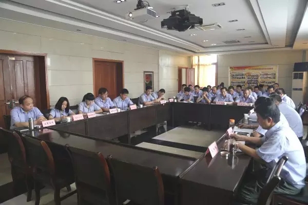 綜合服務(wù)公司舉辦慶祝建黨95周年座談會(huì) 綜合服務(wù)公司舉辦慶祝建黨95周年座談會(huì)
