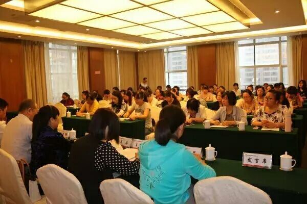 陜煤化集團(tuán)巾幗就業(yè)創(chuàng)新?陜鋼(家政)培訓(xùn)班開(kāi)班 陜煤化集團(tuán)巾幗就業(yè)創(chuàng)新?陜鋼(家政)培訓(xùn)班開(kāi)班