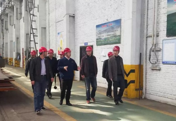 渭南市安監(jiān)局到華冶公司調(diào)研“雙重預(yù)防機(jī)制建設(shè)”工作 渭南市安監(jiān)局到華冶公司調(diào)研“雙重預(yù)防機(jī)制建設(shè)”工作