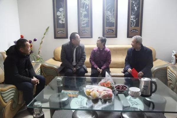 唐鑫一行走訪看望離退休老干部 唐鑫一行走訪看望離退休老干部