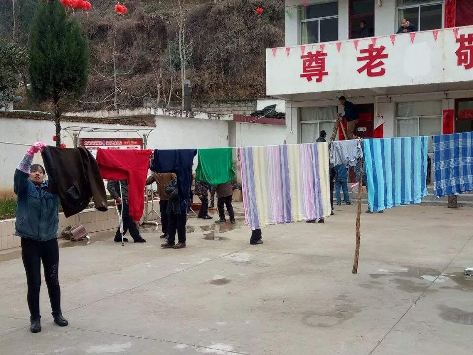 愛心在行動(dòng) 爭(zhēng)做“活雷鋒”---大西溝礦業(yè)公司3.5雷鋒活動(dòng)日側(cè)記 愛心在行動(dòng) 爭(zhēng)做“活雷鋒”---大西溝礦業(yè)公司3.5雷鋒活動(dòng)日側(cè)記