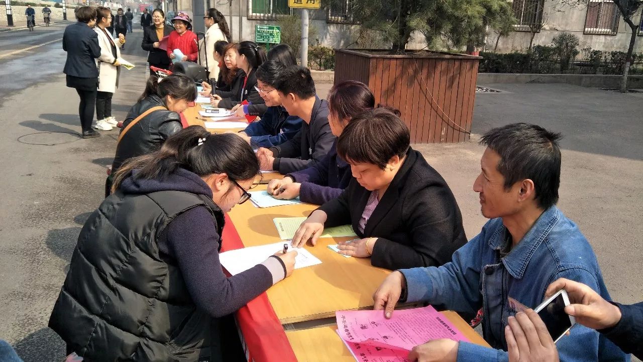 綜合服務(wù)公司開展安全環(huán)保宣傳 綜合服務(wù)公司開展安全環(huán)保宣傳