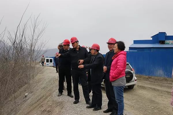 省政府領導到大西溝礦業(yè)公司調(diào)研 省政府領導到大西溝礦業(yè)公司調(diào)研