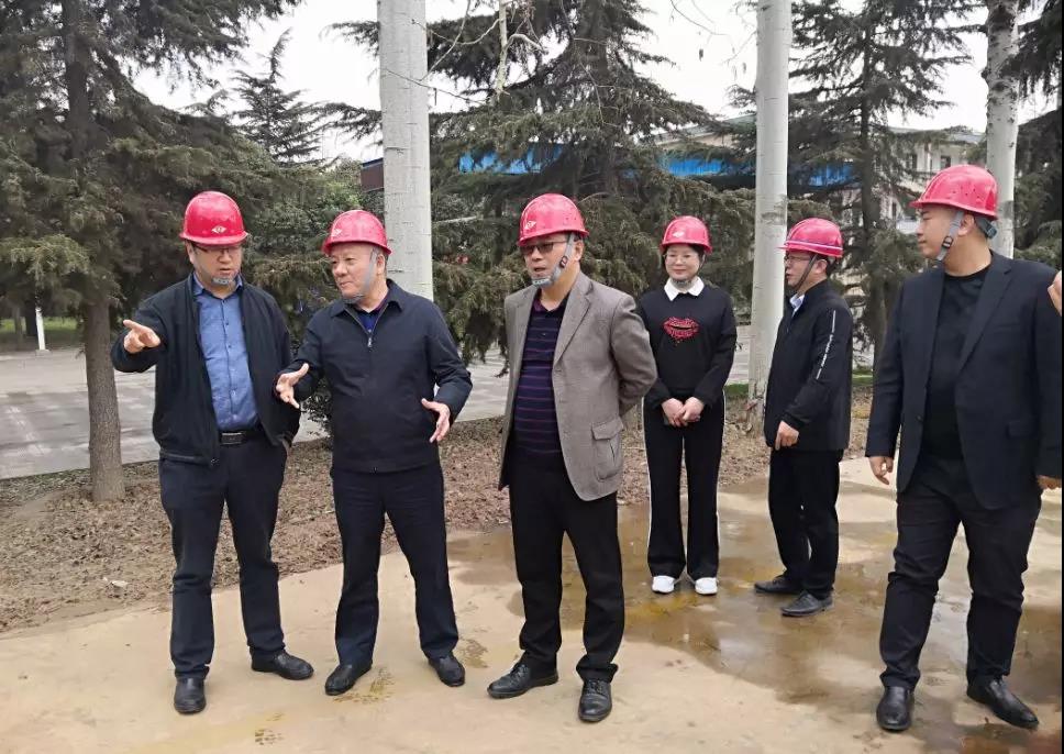 中國機(jī)械冶金建材工會副主席毛迎春到龍鋼集團(tuán)寶軋公司調(diào)研 中國機(jī)械冶金建材工會副主席毛迎春到龍鋼集團(tuán)寶軋公司調(diào)研