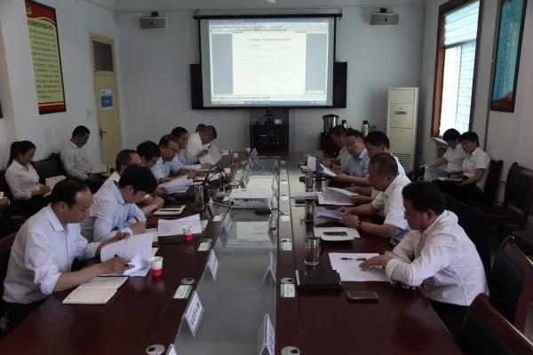龍鋼集團黨委中心組進行黨風廉政專題學習 龍鋼集團黨委中心組進行黨風廉政專題學習