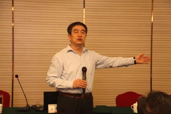 龍鋼集團(tuán)召開黨風(fēng)廉政建設(shè)專題輔導(dǎo)及“以案促訓(xùn)”警示教育大會(huì) 龍鋼集團(tuán)召開黨風(fēng)廉政建設(shè)專題輔導(dǎo)及“以案促訓(xùn)”警示教育大會(huì)