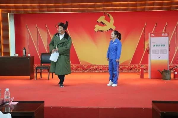 一封家書寄深情 千言萬語說安全——龍鋼集團公司組織開展“安全家書巡回誦讀”活動 一封家書寄深情 千言萬語說安全——龍鋼集團公司組織開展“安全家書巡回誦讀”活動