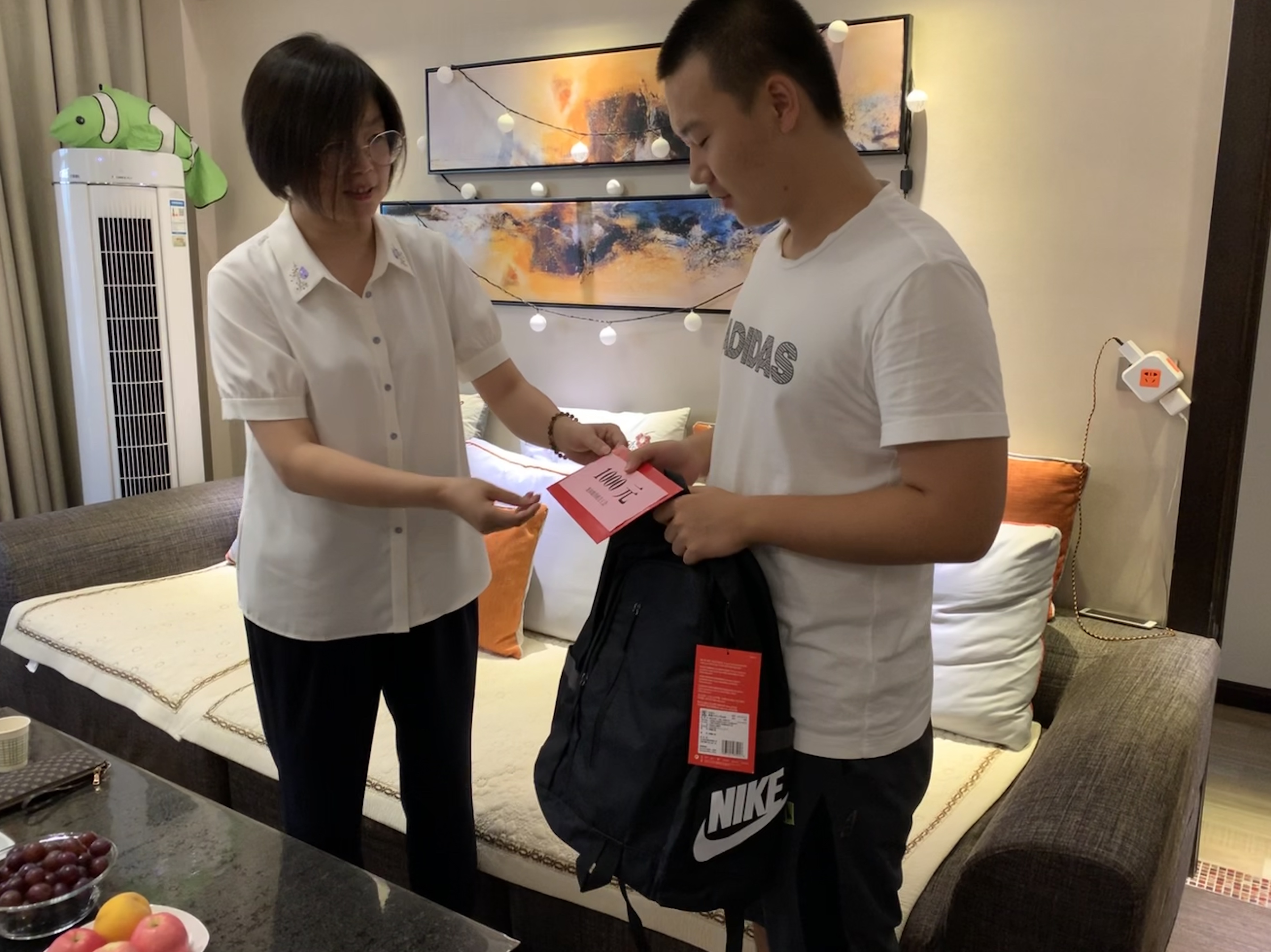 龍鋼集團金秋助學 為莘莘學子送關懷 龍鋼集團金秋助學 為莘莘學子送關懷