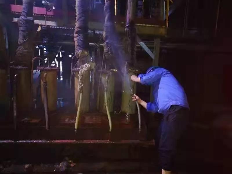 爐前的“焊花”和“水花” 爐前的“焊花”和“水花”