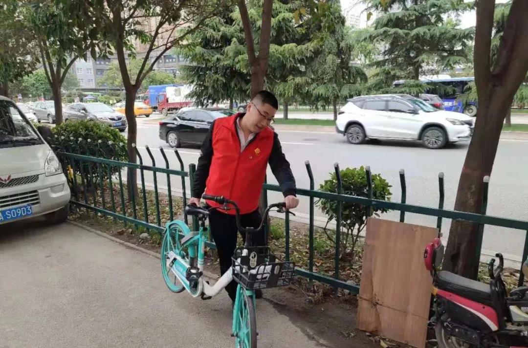 青春龍鋼——假日里的志愿紅 青春龍鋼——假日里的志愿紅